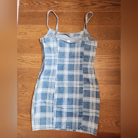 H&M Stretchy Denim Bodycon Dress - Picture 2 of 3